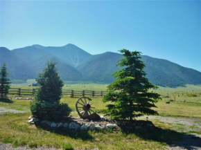 Cozy Immaculate Cabin - Peaceful Retreat!